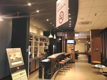 Ajax Hotel