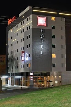 Ajax Hotel