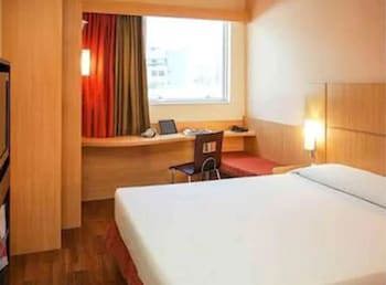 Ajax Hotel