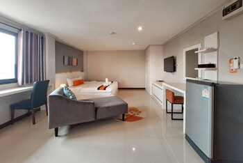 De Hug Hotel & Residence