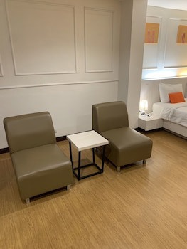 De Hug Hotel & Residence
