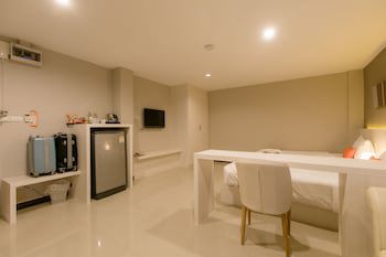 De Hug Hotel & Residence