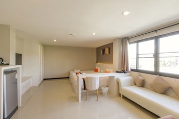 De Hug Hotel & Residence