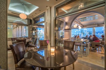 Phoenix Hotel