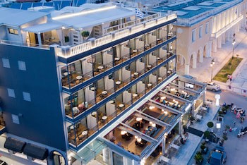 Phoenix Hotel