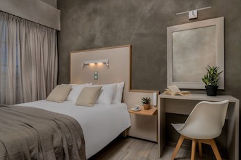 Phoenix Hotel