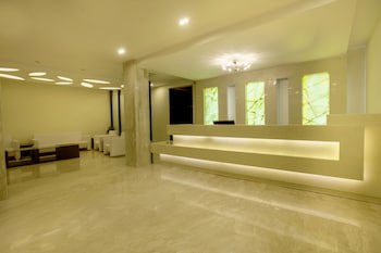 J Hotel