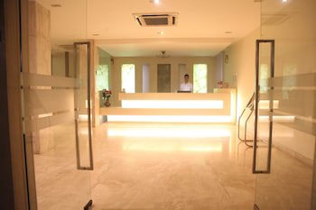 J Hotel