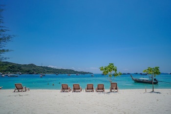 Phi Phi Nice Beach Resort