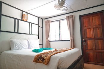 Phi Phi Nice Beach Resort