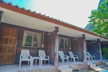Phi Phi Nice Beach Resort