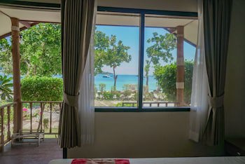 Phi Phi Nice Beach Resort
