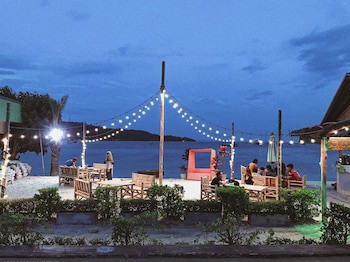 Phi Phi Nice Beach Resort