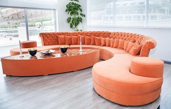 Large Çift Kişilik Oda (full double bed and sofa)