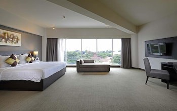 Discovery Ancol (Adults Only)