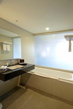 Discovery Ancol (Adults Only)