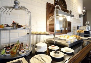 Discovery Ancol (Adults Only)