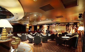 Lakeshore Hotel
