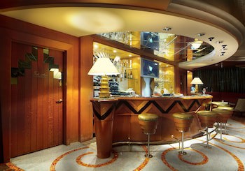 Lakeshore Hotel