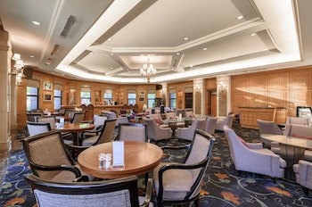 Lakeshore Hotel