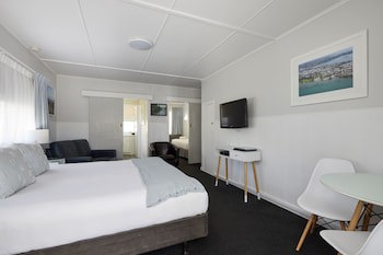 Asure Harbour View Motel And Water Front Apartments