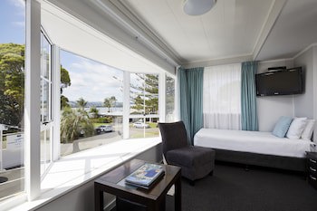 Asure Harbour View Motel And Water Front Apartments