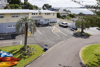 Asure Harbour View Motel And Water Front Apartments