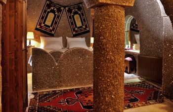 Grand Cave Suites