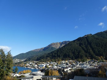 Caples Court