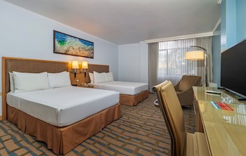 Grand Hotel Guayaquil, Ascend Hotel Collection