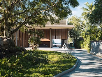 Anantara Layan Phuket Resort