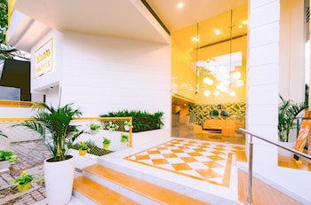Bloom Hotel - Indiranagar