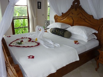 Amori Villas