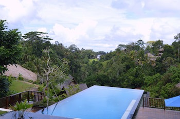 Amori Villas