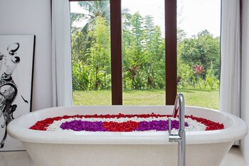 Amori Villas