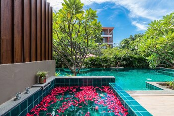 Ayrest Hotel