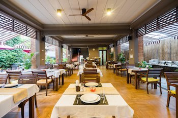 Ayrest Hotel