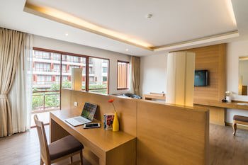 Ayrest Hotel