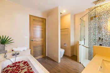 Ayrest Hotel