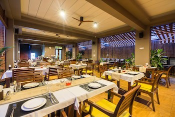 Ayrest Hotel