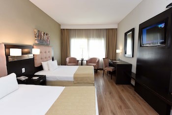 Howard Johnson By Wyndham Ezeiza Convention Center