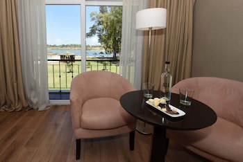 Howard Johnson By Wyndham Ezeiza Convention Center