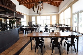 Howard Johnson By Wyndham Ezeiza Convention Center