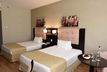 Howard Johnson By Wyndham Ezeiza Convention Center