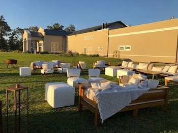 Howard Johnson By Wyndham Ezeiza Convention Center