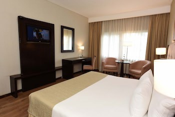 Howard Johnson By Wyndham Ezeiza Convention Center