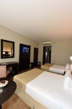 Howard Johnson By Wyndham Ezeiza Convention Center
