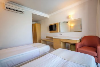Süit , 1 Double Bed, 1 Twin Bed and 1 Twin Sofa Bed