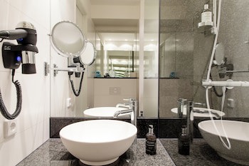 Motel One Frankfurt-Messe galeri fotoğrafı