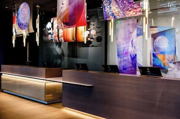 Motel One Frankfurt-Messe fotoğrafı